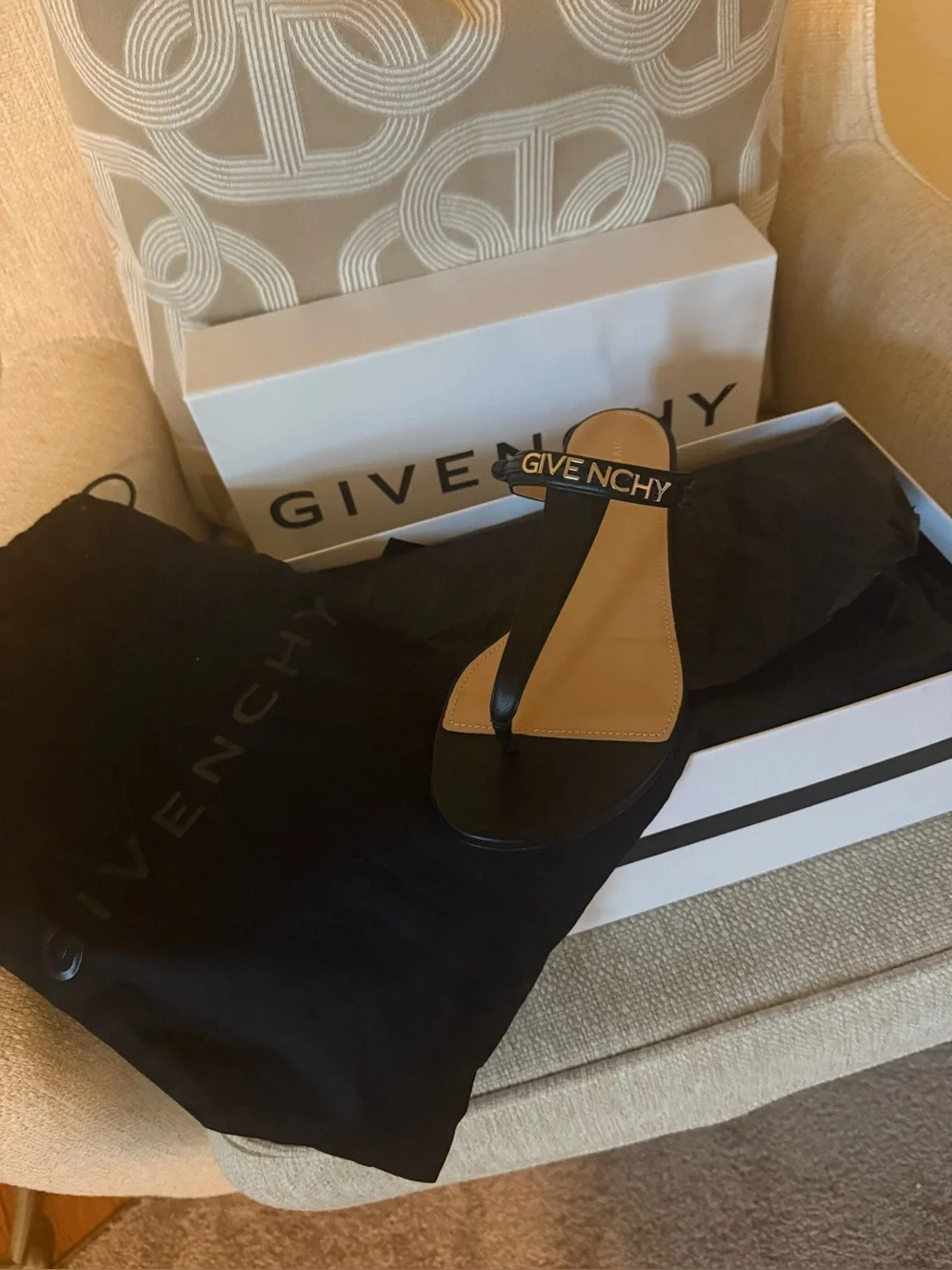 Givenchy Black and Tan Logo Toe-Ring Sandal - Picture 3 of 3